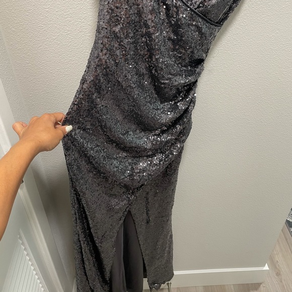 Glitter Sequin V-neck long Dress - Picture 4 of 6